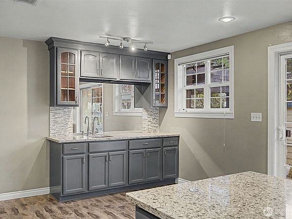 4th image of 2502 NE 7th Street