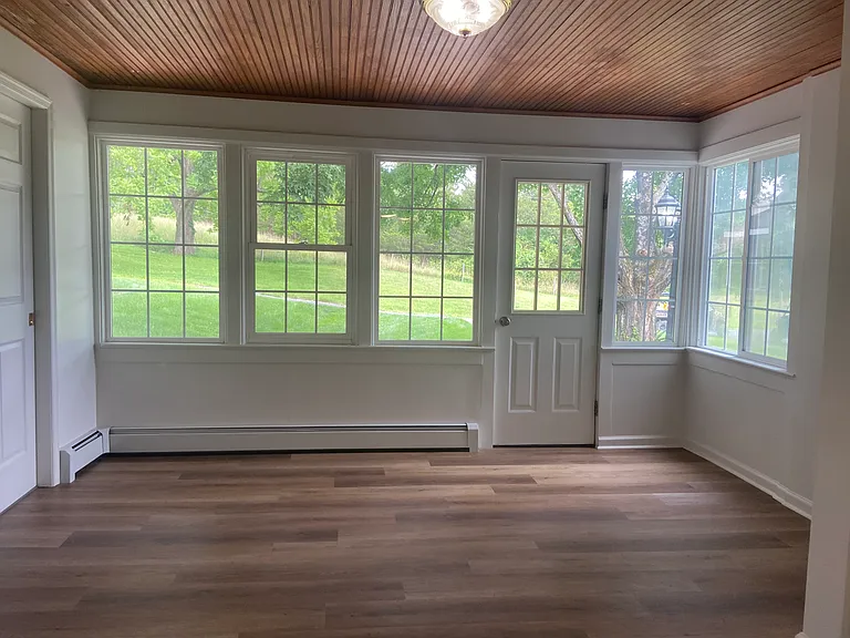 365 Greenview Dr — Photo 6