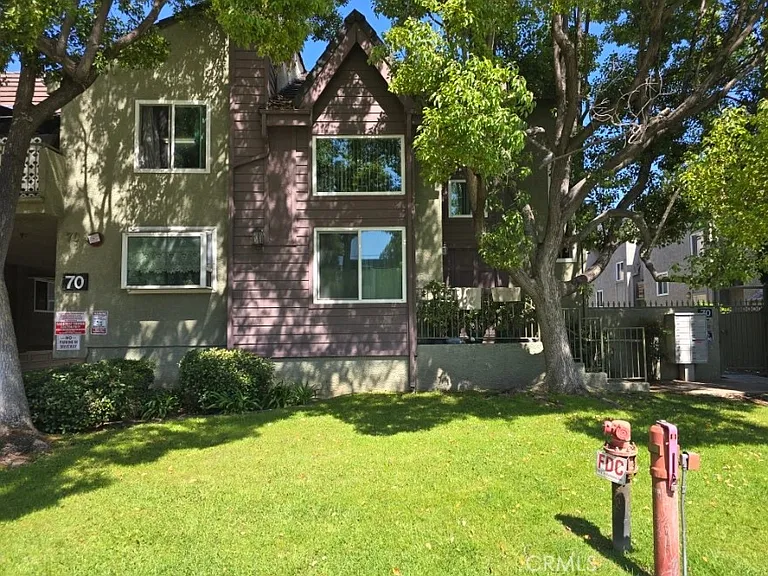 76 Harkness Ave — Photo 1