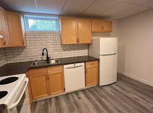 3620 73rd St NW #1A, Edmonton, AB T6K0L7