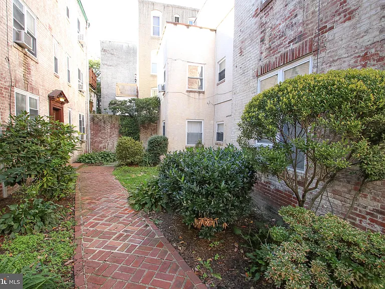 1612 Pine St #13 — Photo 14
