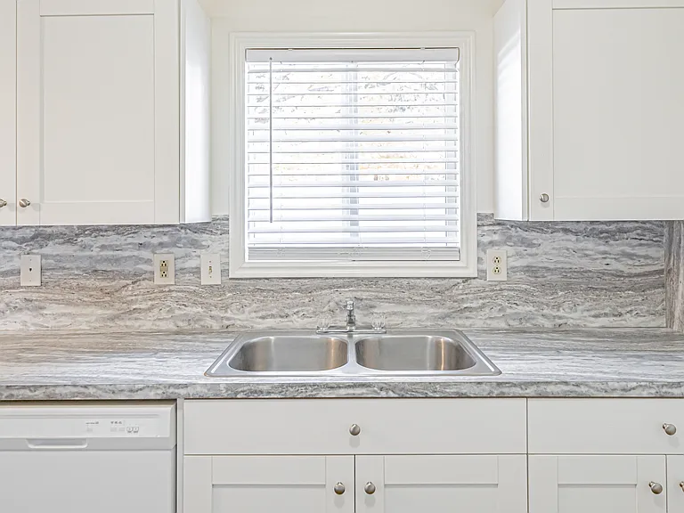 2022 W Broadway St #2022 — Photo 9