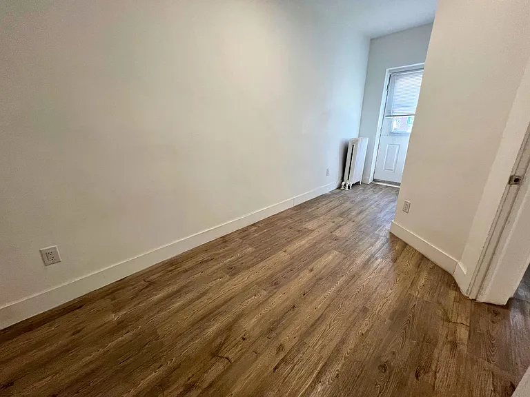 245 Logan Ave — Photo 18