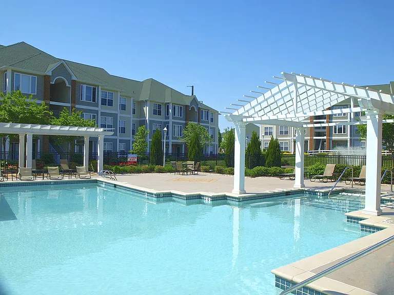 Rivermont Crossing Townhomes & Apartments — Photo 21