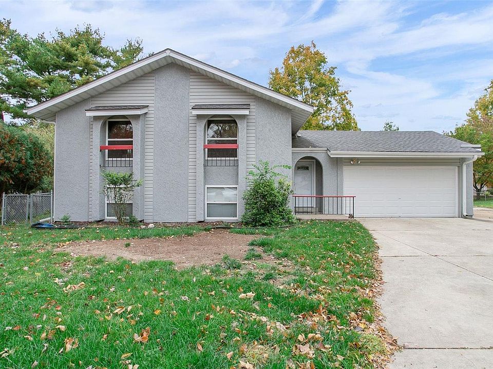 1st image of 12237 Country Wood Ct