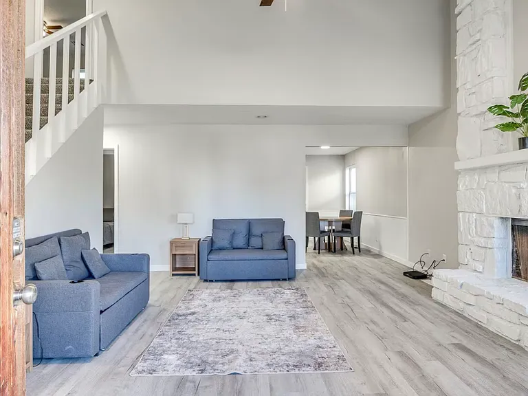 6724 S 78th Ave E #A — Photo 2