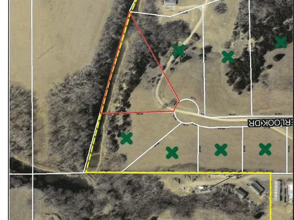 2024 Overlook Dr, Salina, KS 67401