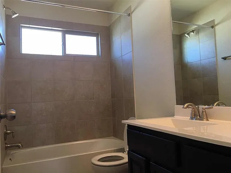 5708 Scenic Lake Dr — Photo 5