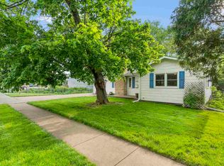 719 S 1st Ave, Iowa City, IA 52245
