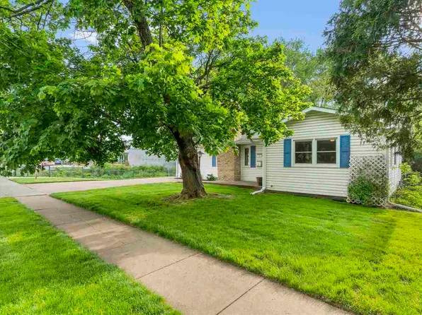 719 S 1st Ave, Iowa City, IA 52245