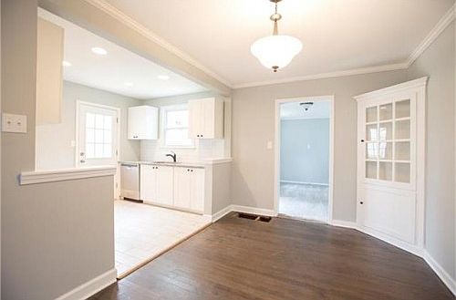 5th image of 925 E 77th Terrace