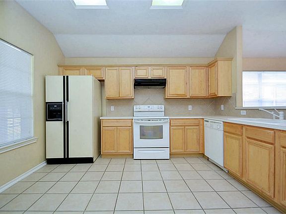 5th image of 16619 Great Oaks Glen Dr