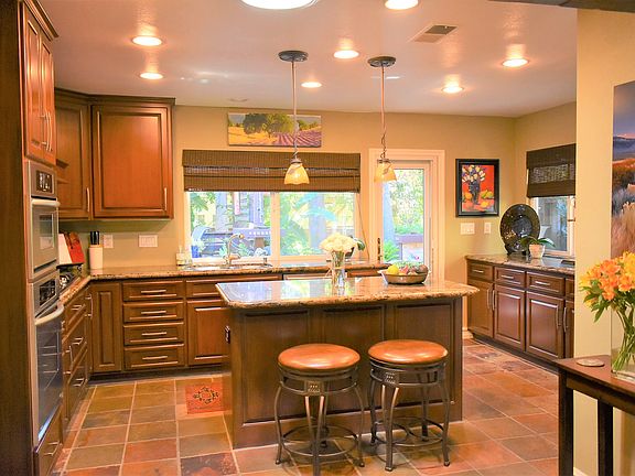 Beautiful gourmet kitchen