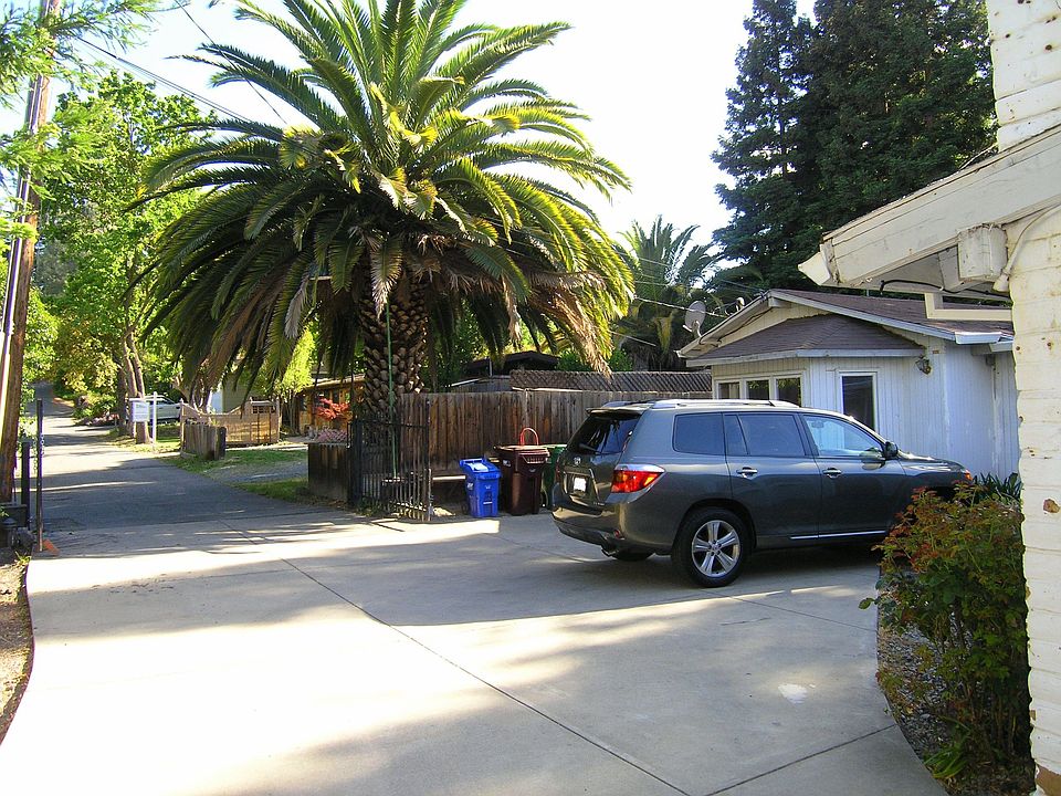 2nd image of 61 Carrerio Ln