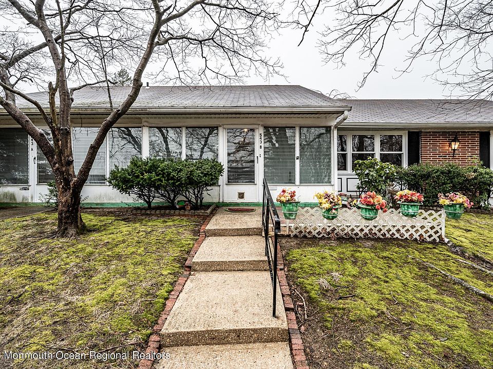 1st image of 543B Sheffield Ct #1002