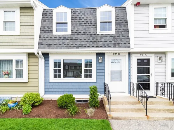 6 Lydon Ln #E2, Halifax, MA 02338