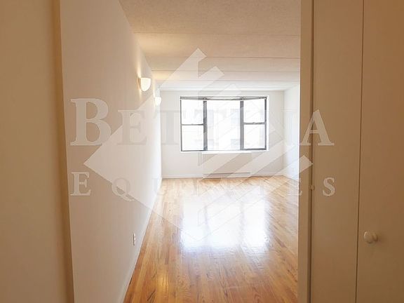 4th image of 94 E 4th St APT 504