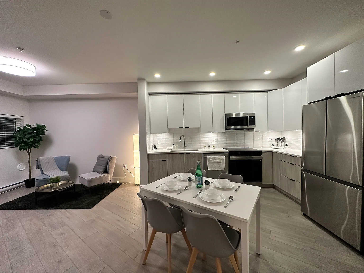 1 bed, 731 sqft, $1,800 — Photo 2