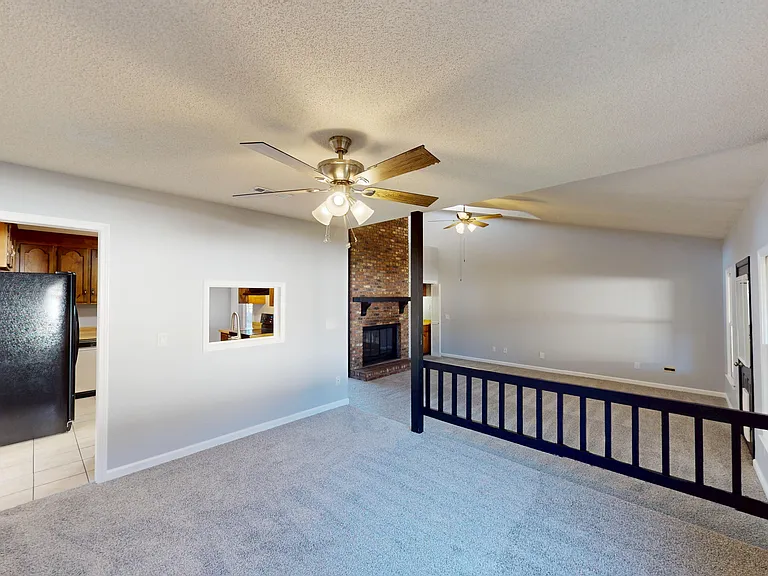 112 Oakland Dr — Photo 5