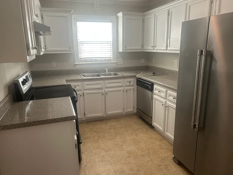 1004 Bristolmoor Dr — Photo 4