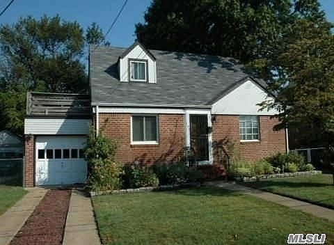 1st image of 185 Brown Ave