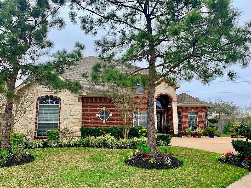 STONE & BRICK ELEVATION WITH FULL IRRIGATION SYSTEM (FRONT & BACK)