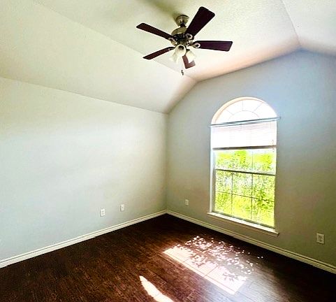 4th image of 5525 Westchase Loop #1
