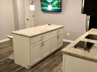 6488 Silver Ridge Cir, Alexandria, VA 22315