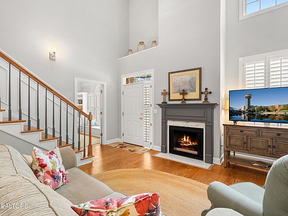 2nd image of 807 Poets Corner Way