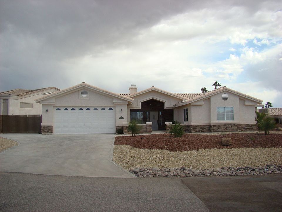 1st image of 290 White Oak Dr