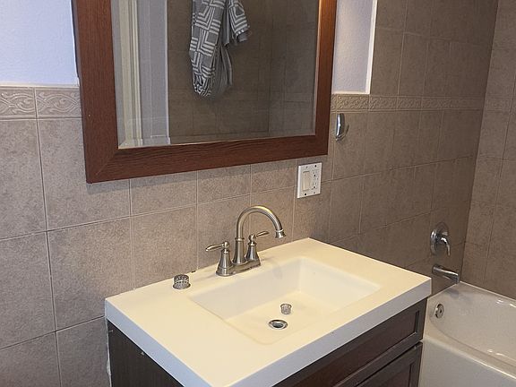 5th image of 719 E Wardlow Rd APT B