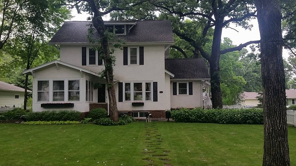 1st image of 128 Blue Earth St