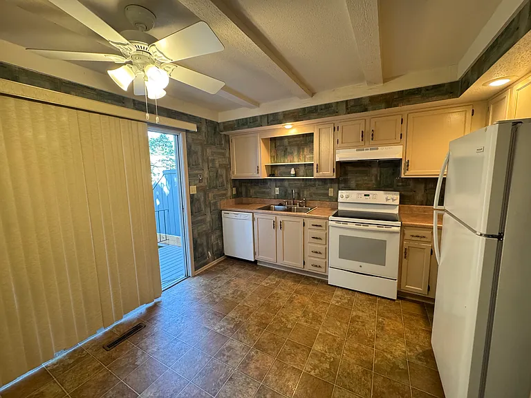 8120 Monrovia St — Photo 3