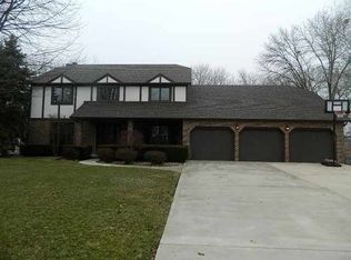 2006 Oakwood Ave, Bloomington, IL 61704