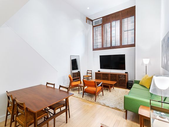 4th image of 100 W 15th St APT 1D