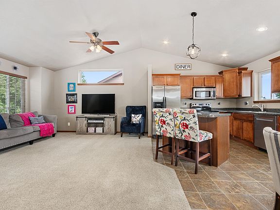 5th image of 4109 W 91st St