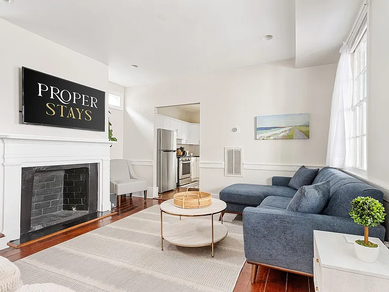 11 Marion St — Photo 1
