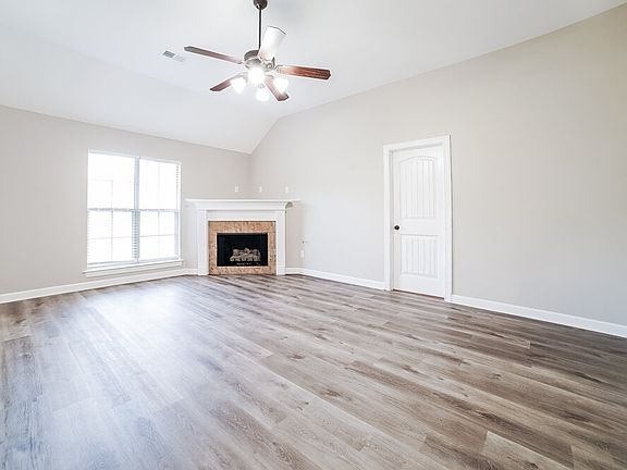 5th image of 8152 Park Pike Dr