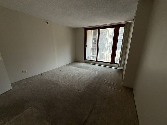 5th image of 200 N Dearborn St Unit 805