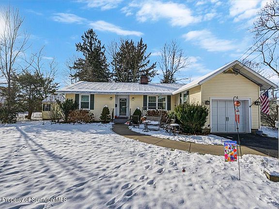 3rd image of 507 Glenburn Rd