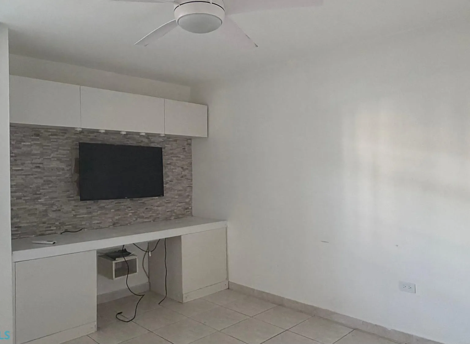 Valles De Torrimar (Condominio) — Photo 1