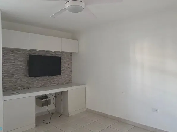 G23 Valles De Torrimar Calle Plumoso Real #J109, Guaynabo, PR 00966