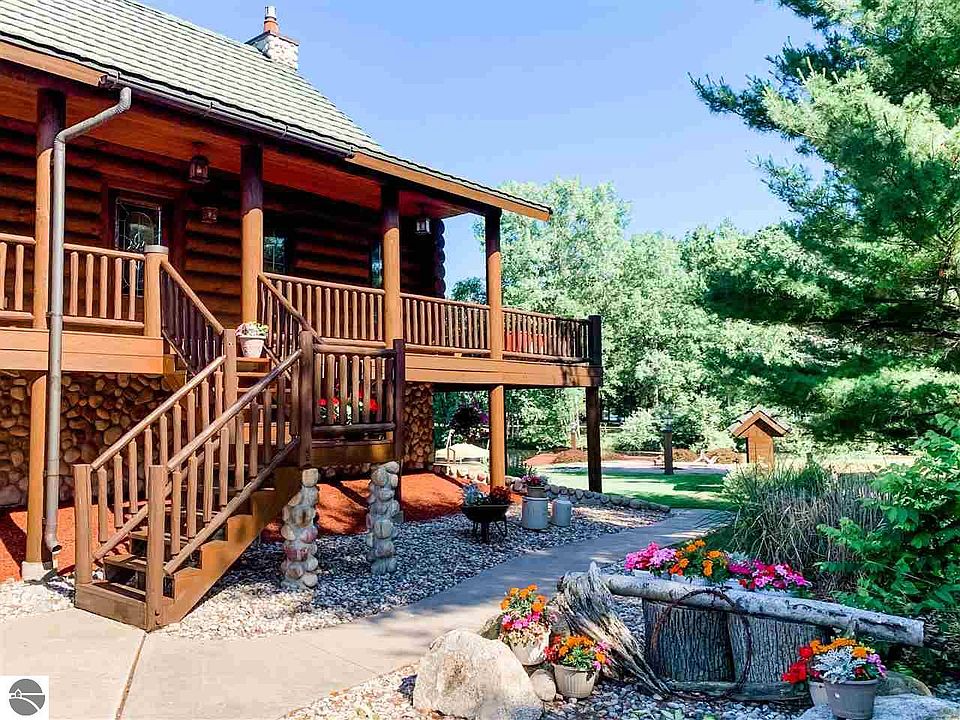 1085 Bundy Dr, Lake Isabella, MI 48893 Zillow