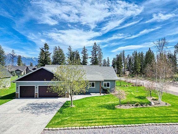 2nd image of 367 Soaring Pines Trl