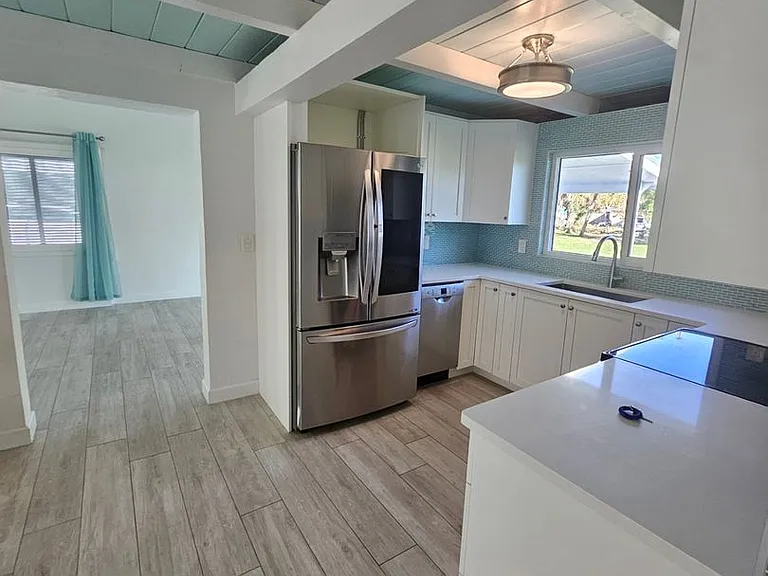 360 W Fray St — Photo 3