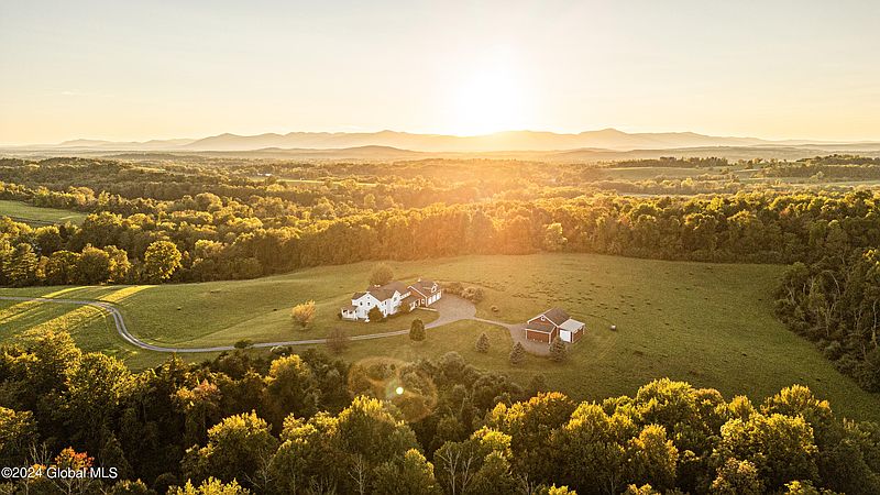 2nd image of 137 Catskill View Road