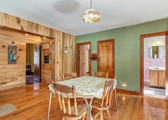 5th image of 17 Willow St