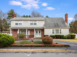 19 Sparhawk Dr, Burlington, MA 01803