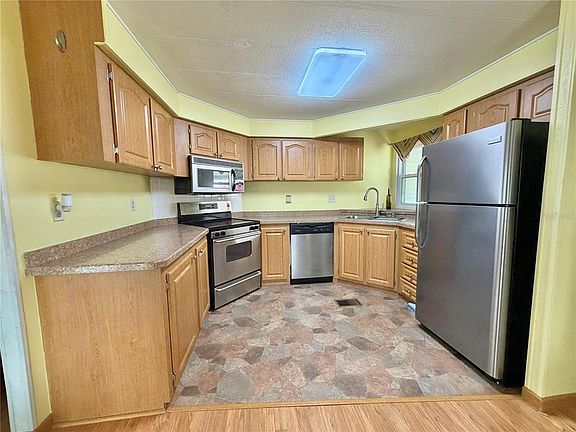 5th image of 151 HIBISCUS WAY