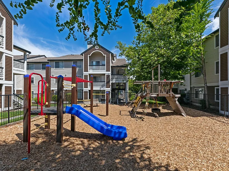Olin Fields Apartments — Photo 19
